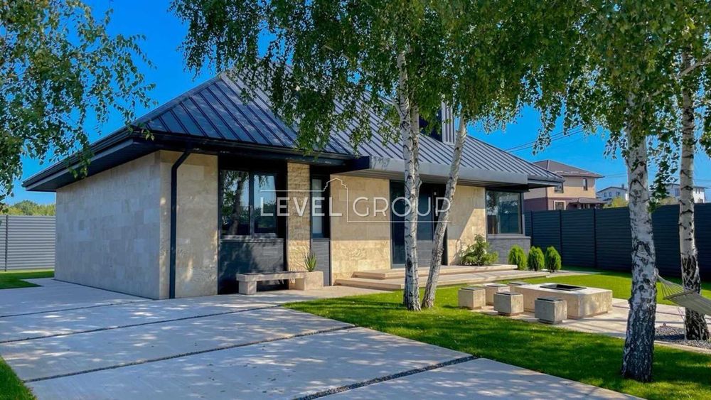 Продаж двоповерхового будинку в с. Іванковичі Київська область