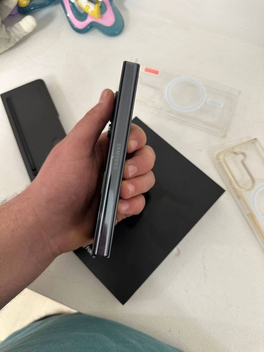 Samsung galaxy fold 5 1tb