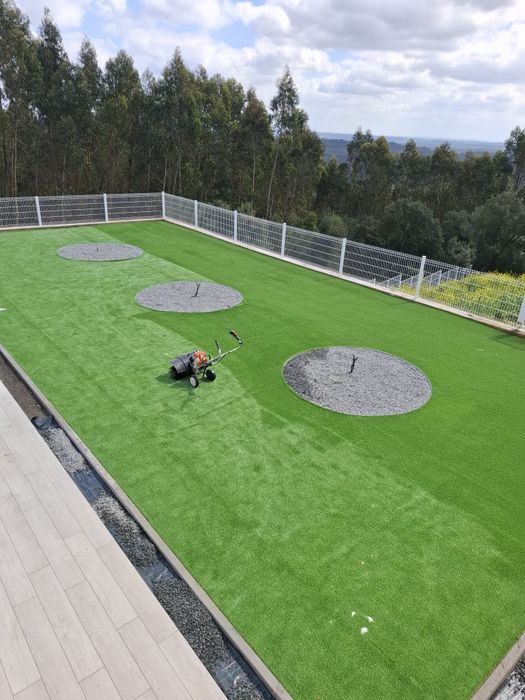 Vendemos e aplicamos relva artificial