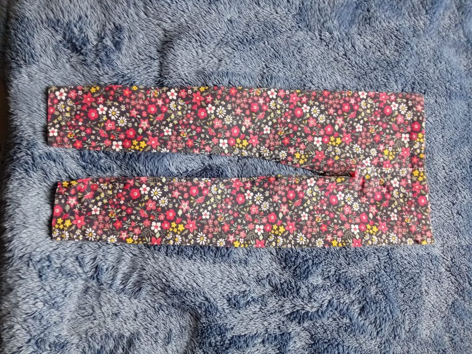 2 szt legginsy 104-110