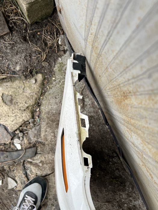 Передня права частина бампера audi q5 80a