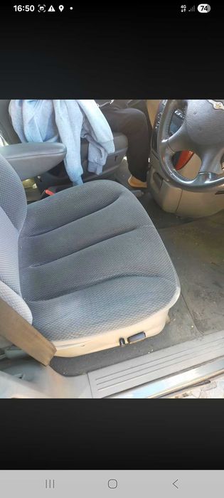 Chrysler Voyager 2.8 CRD LX (2006) - Completa para Peças