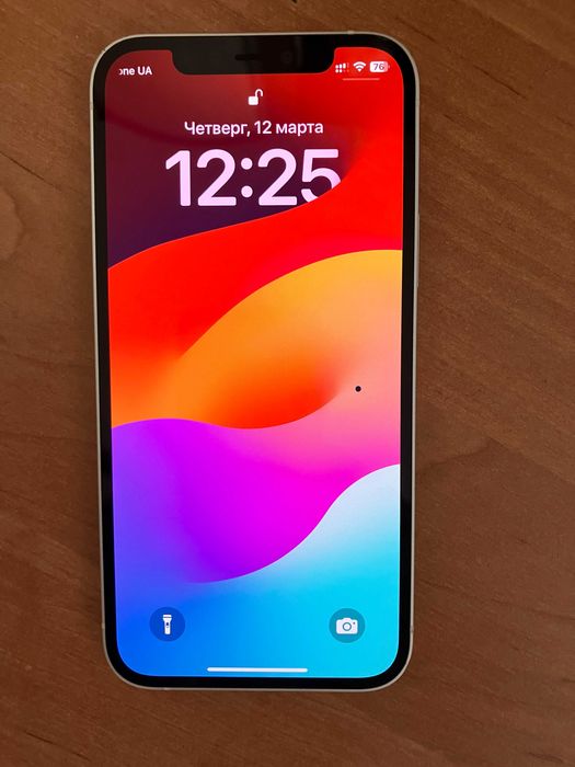 iPhone 12. 64 gb. Новая батарея.