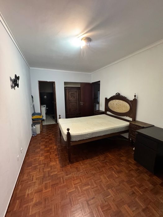 Quarto p/ arrendamento - Casal