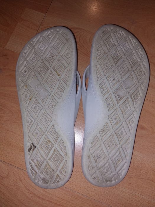 Białe klapki japonki gumowe damskie rozmiar 40