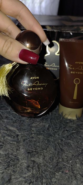 Far away beyond + lotion Avon