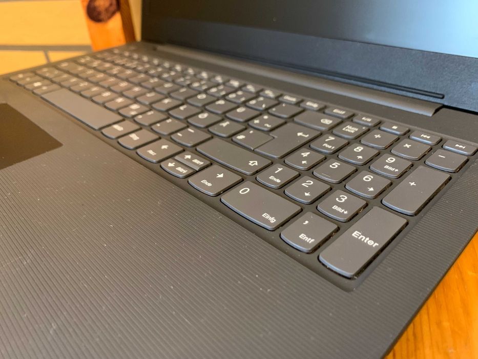 Lenovo V130 i5-7200U 8GB 512GB SSD M2