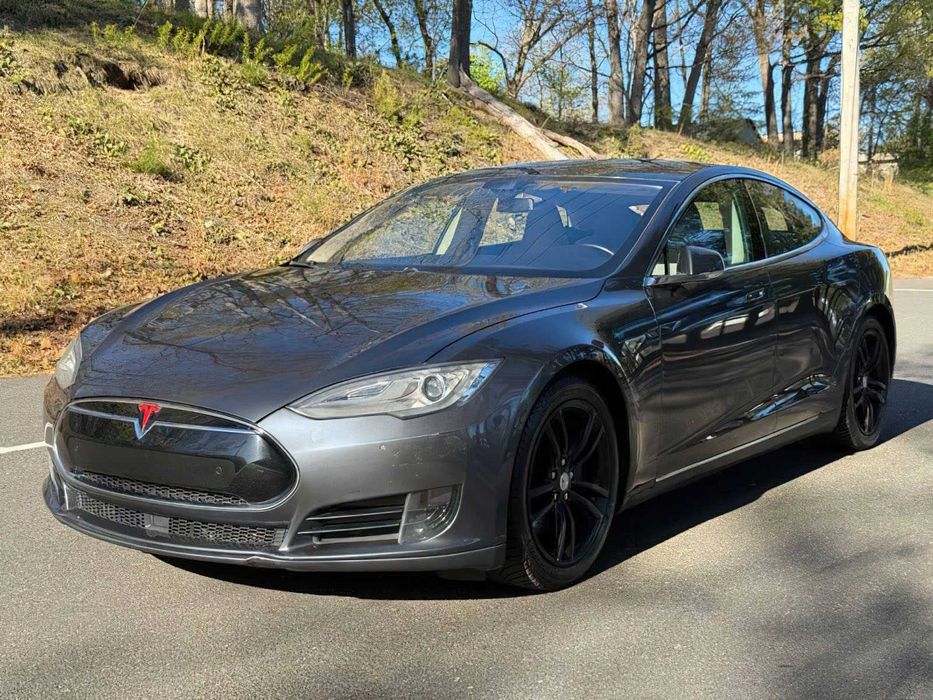 Tesla Model S 70D      2015