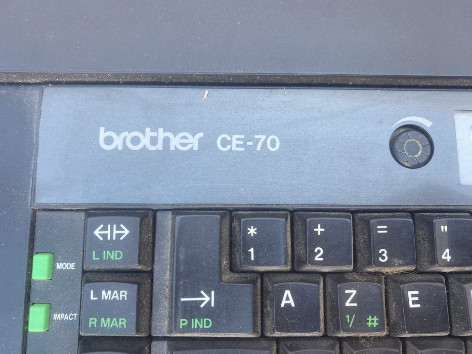 Maquina escrever electrica brother ce-70