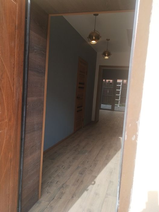 Котедж 3 кімнати, власне подвір'ям, закрита територія