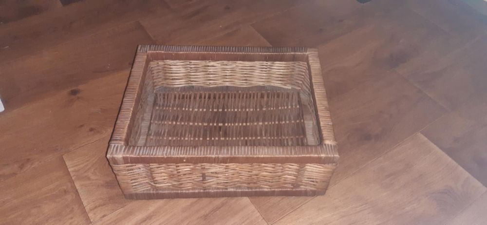 Skrzynka wiklinowa na owoce