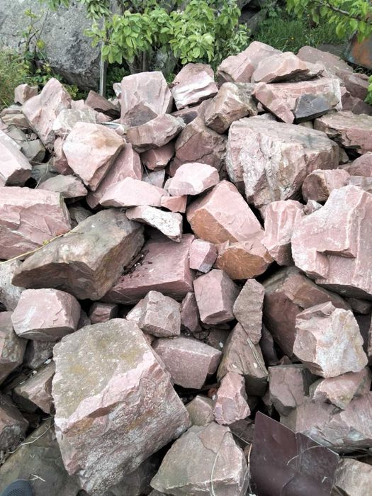 Кварцит (каміння для будівництва, фундаменту)