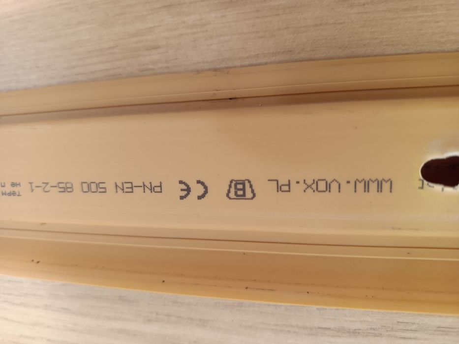 Listwy przypodłogowe używane