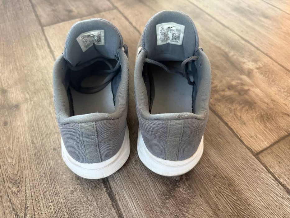 Продам чоловічі кросівки для бігу nike running