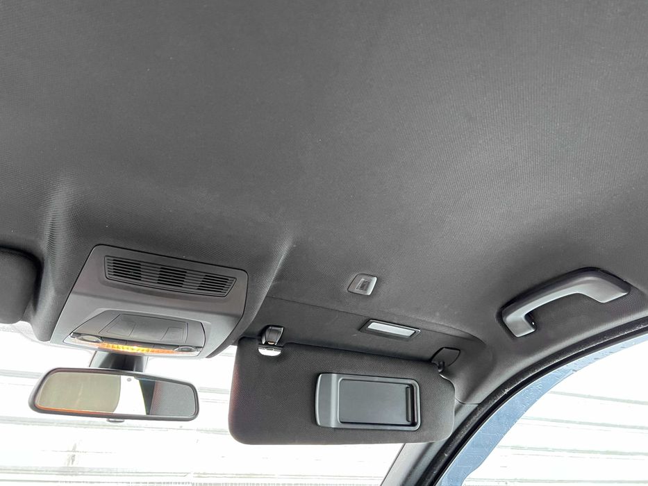 Чорний потолок BMW F10 Козирки Плафони