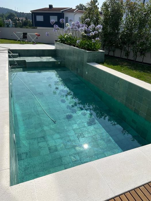 Manutenção e construção de piscina e obras de construção