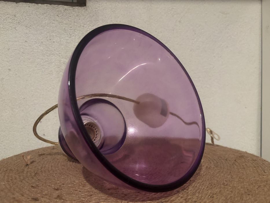 Candeeiro de vidro lilás
