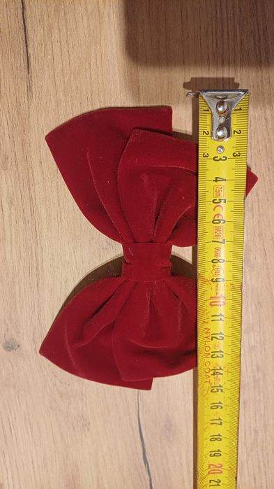 Piękna atłasowa świąteczna kokarda bordowa do wlosow