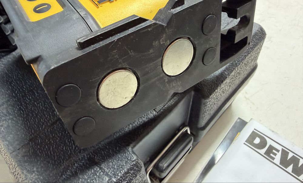 Лазерний рівень DeWALT DW088