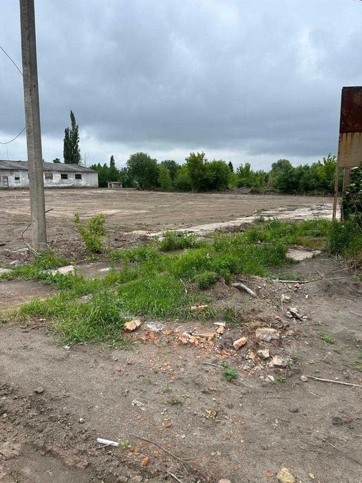 Продаж виробничо-складської комерційної бази в с.Звірів Луцького р-ну