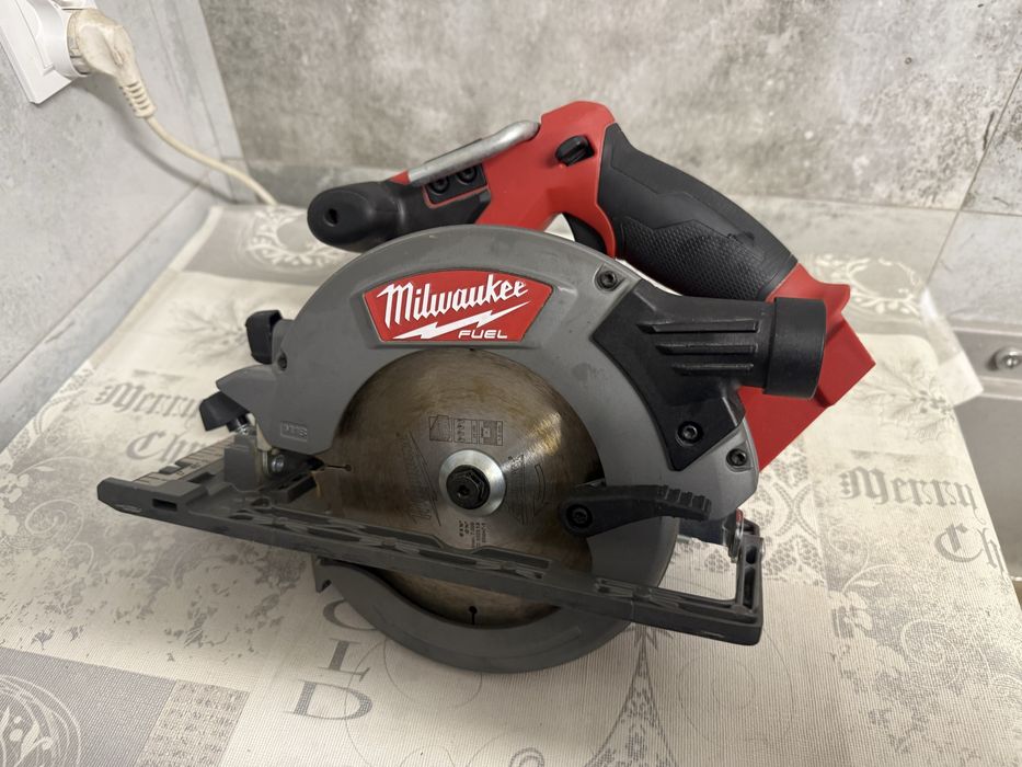 Pila Milwaukee ccs55