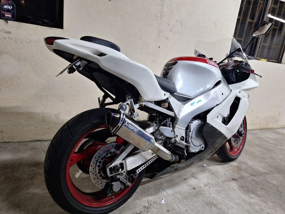 Yamaha YZF 750R impecavel