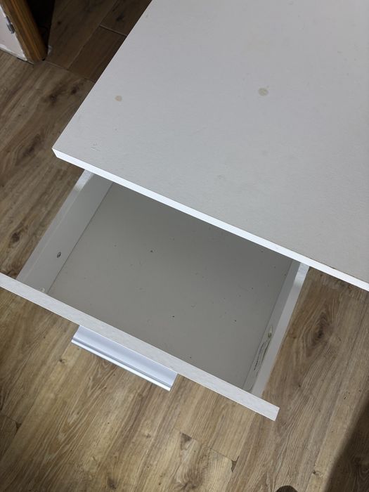 Biurko białe do montażu