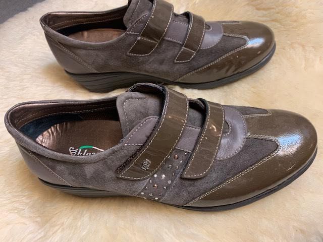 ортопедичные скечерсы на 41,кожа.Италия