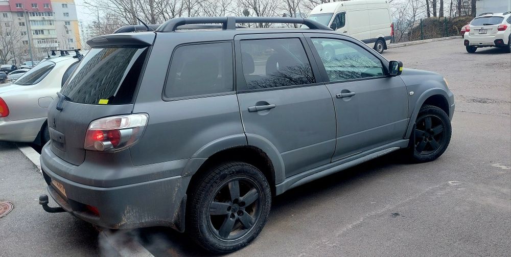 Mitsubishi Outlander для ЗСУ обмін/продаж два авто на мікроавтобус