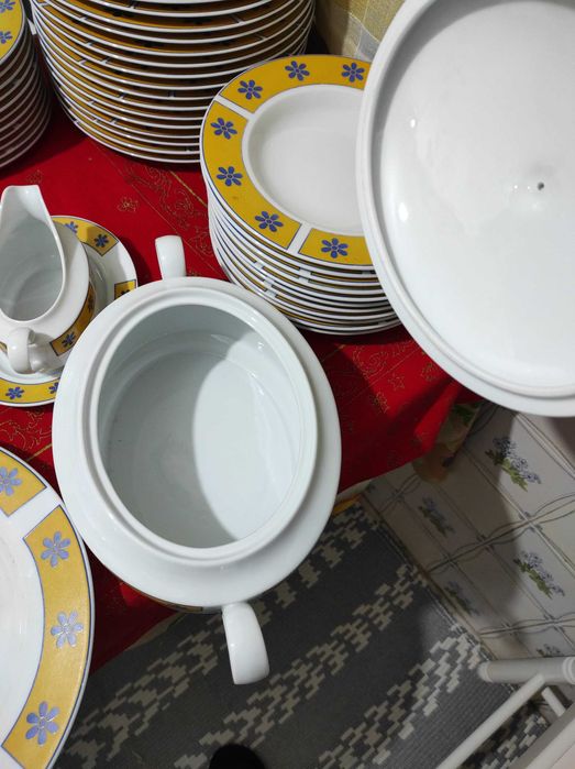 Serviço de loiça porce oeste de jantar e chá/café meno 3 eur cada peça