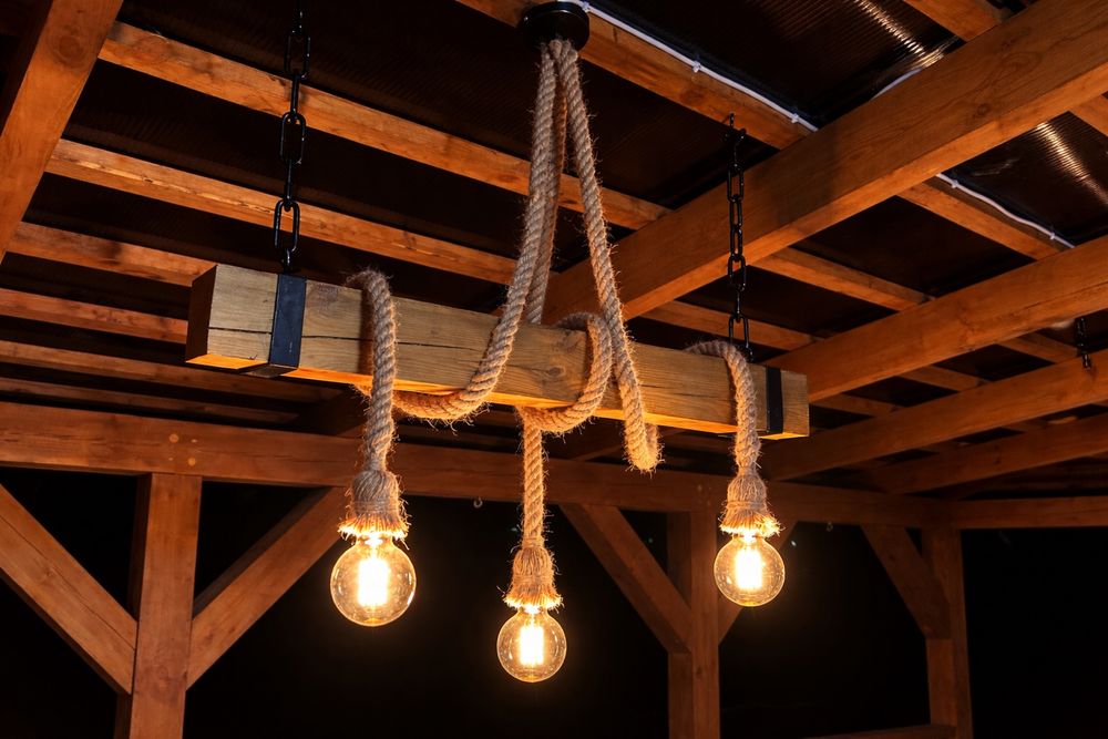 Drewniana lampa wisząca, żyrandol