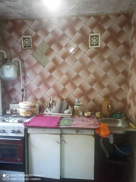 Продам 2-кімнатну квартиру в м. Лозова