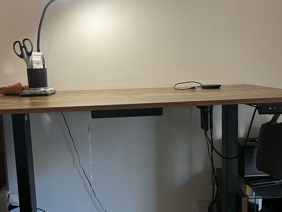 Biurko regulowane elektryczne