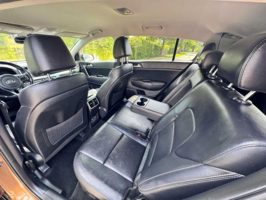 Kia Sportage EX      2017