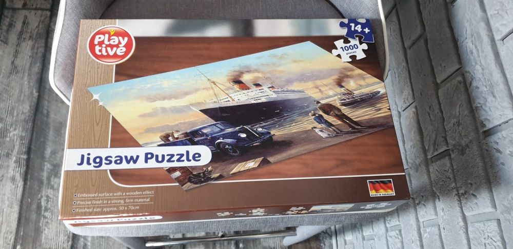Puzzle tylko otworzone pudełko