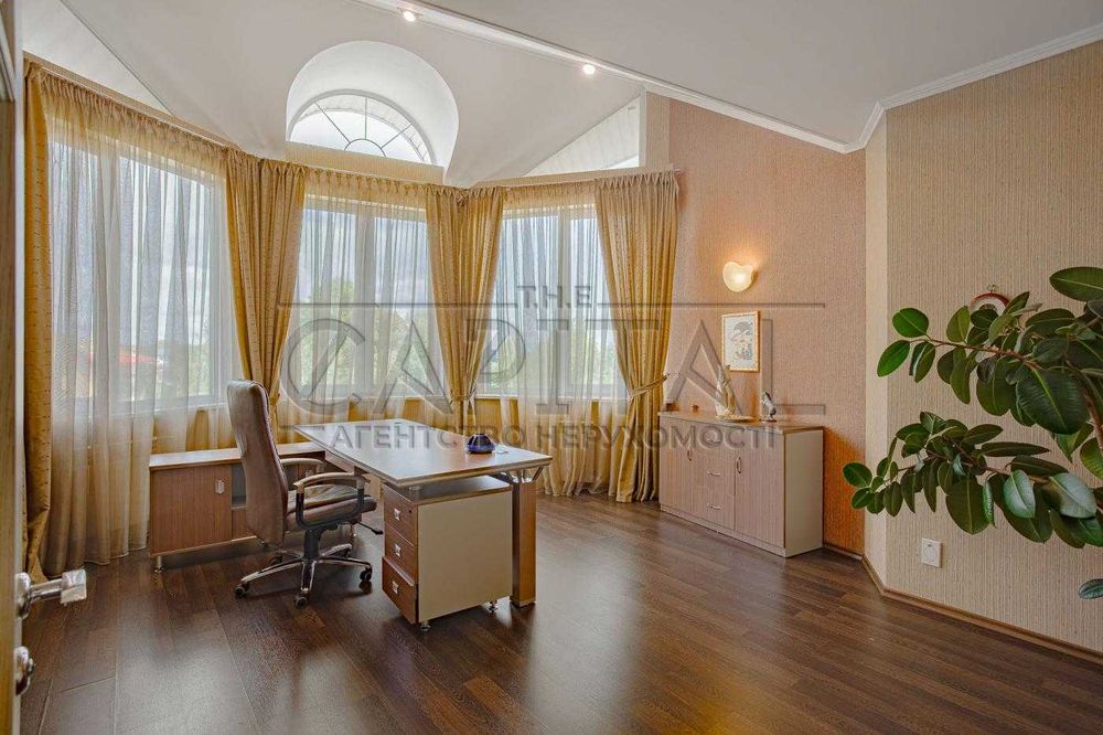 Оренда елітного будинку в Оболонському районі Київ  перша лінія Дніпра