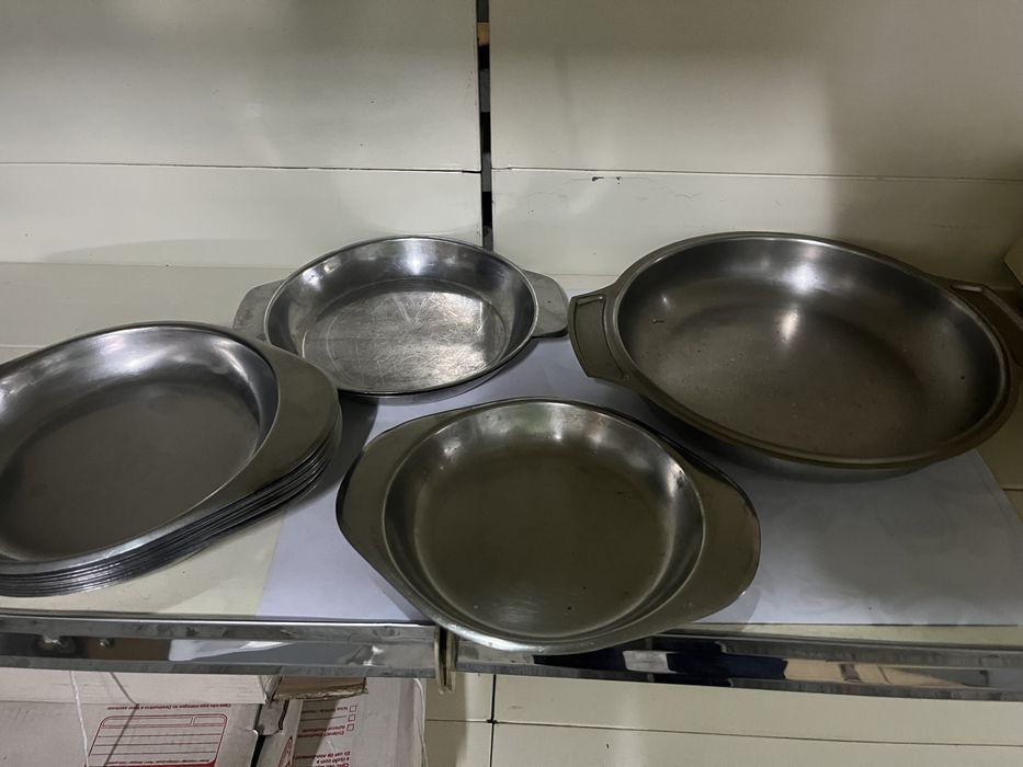 Travessas redondas com pegas em inox 13 unidades