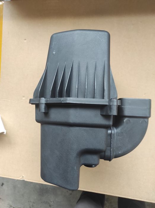 Корпус фильтра 2.4 Jeep Cherokee kl 2014 2015 2016 2017 68146719AB