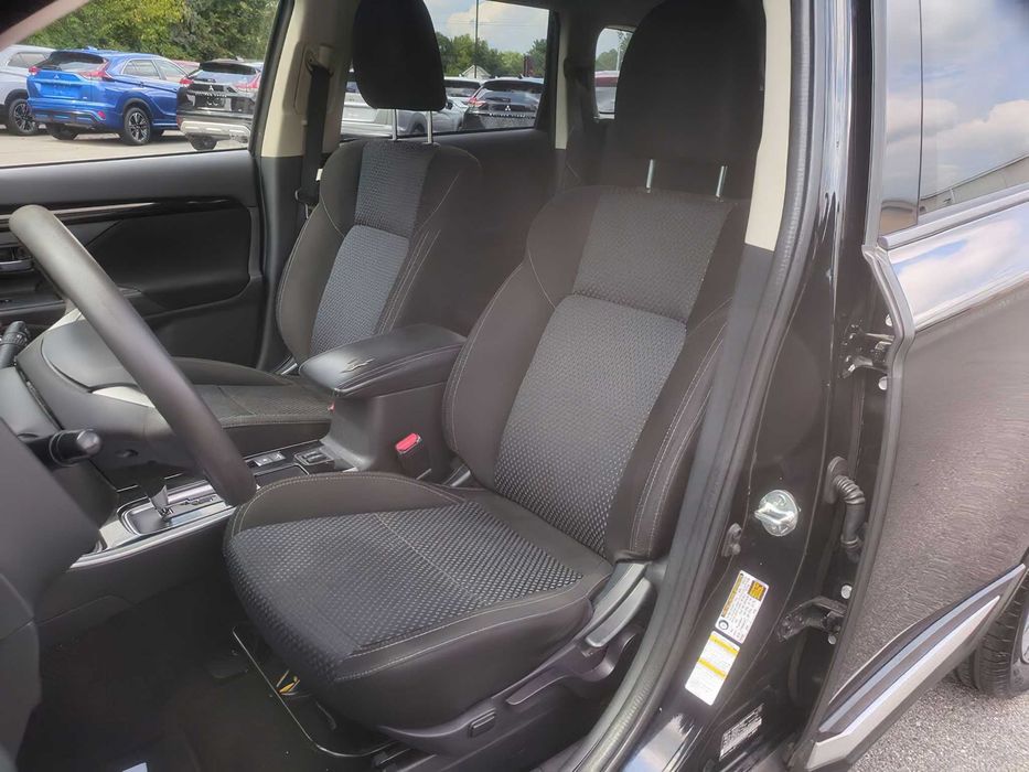 Mitsubishi Outlander      2019
