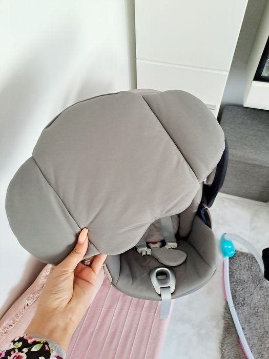 Ovo 2 em 1 cybex  cloud q cinza