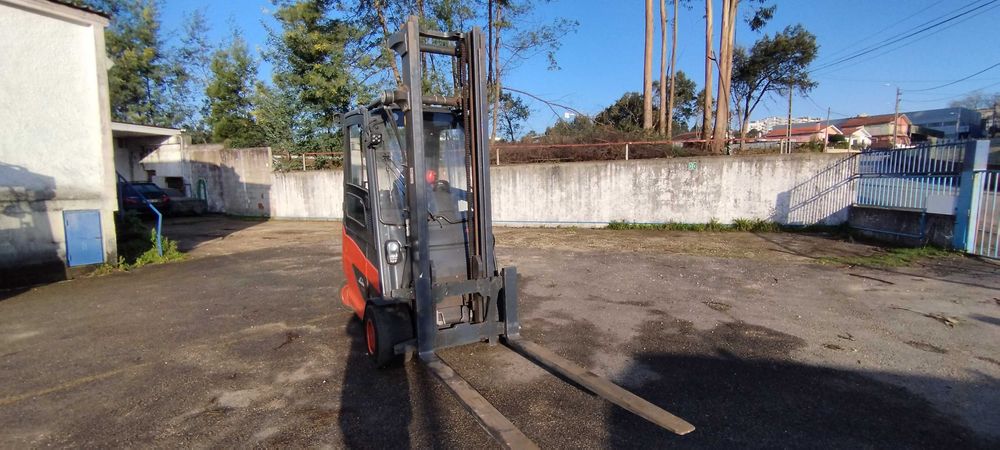 Empilhador Elétrico E35HL-01