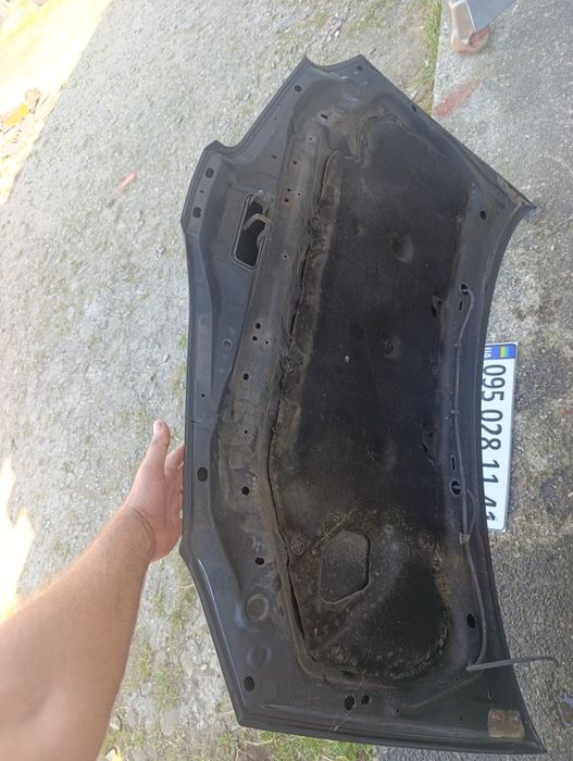 Капот Альмера Тіно Nissan Almera Tino