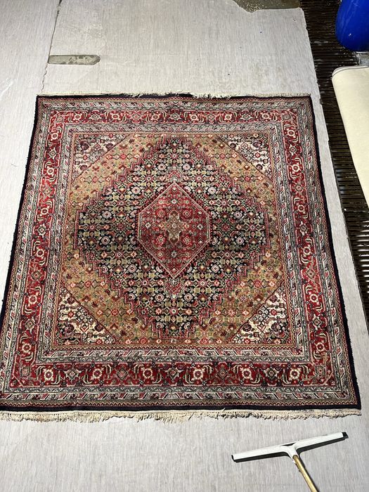 Tapete Oriental Persa Artesanal – Peça de Coleção em Excelente Estado