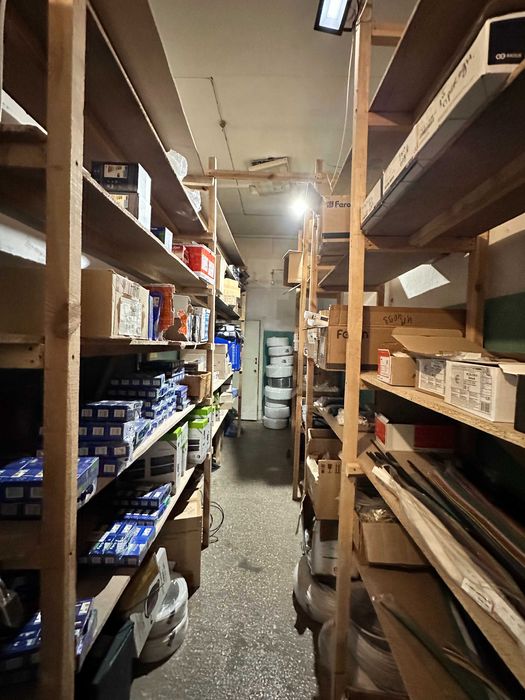 Продаж комерційної нерухомості (комплекс будівель) вул Любецька 40а