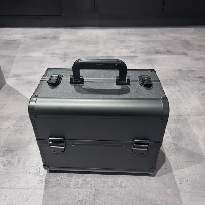 Kuferek na kosmetyki