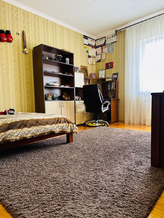 Продам одноповерховий будинок  на дві сім'ї, м.Бровари
