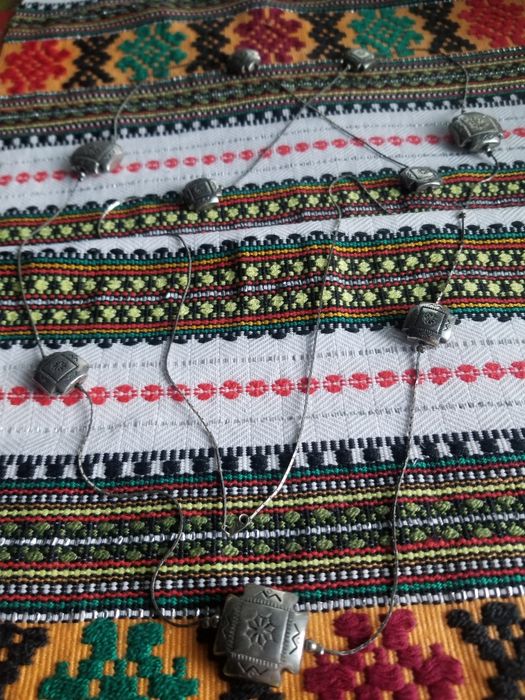 Жіноча прикраса.