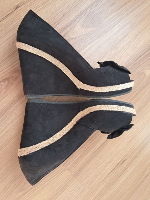 Buty na koturnie 37