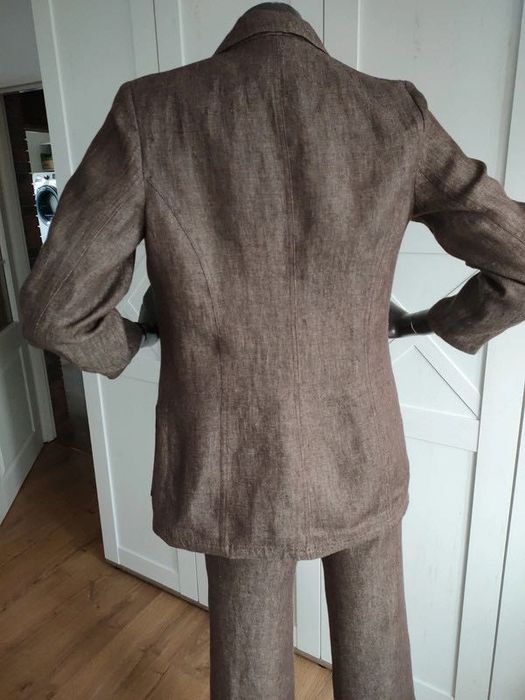 Piękny garnitur lniany