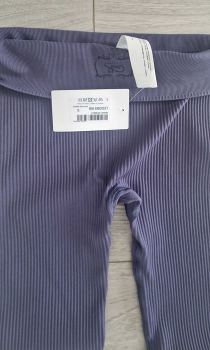 Prążkowe legginsy Gatta